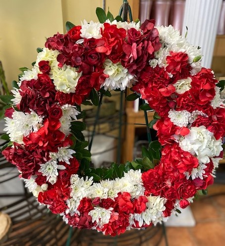 Red and white Full Wreath